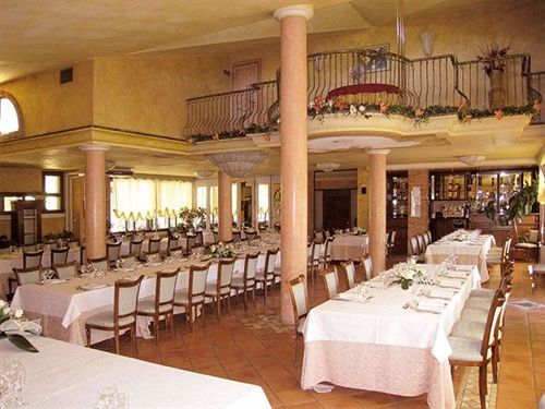 Oppeano Hotel Il Chiostro מראה חיצוני תמונה